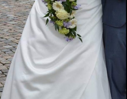 Smuk brudekjole fra Lilly