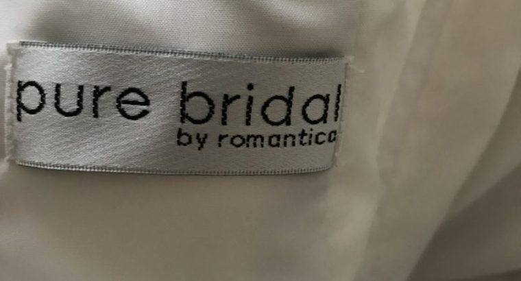 Enkel og elegant, Pure Bridal brudekjole str. 41.