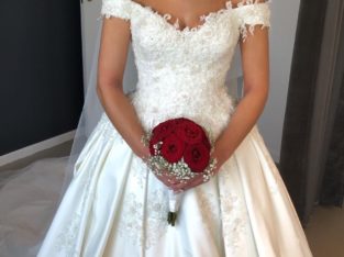 Smuk og elegant brudekjole